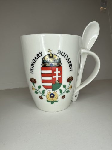Budapest címeres bögre kanállal, díszdobozban