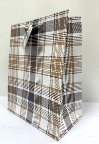 Klasszikus Elegancia – Kockás ajándéktasak