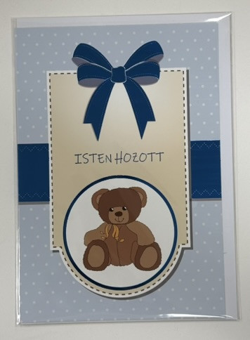 Isten hozott – kisfiús képeslap mackóval (borítékkal)