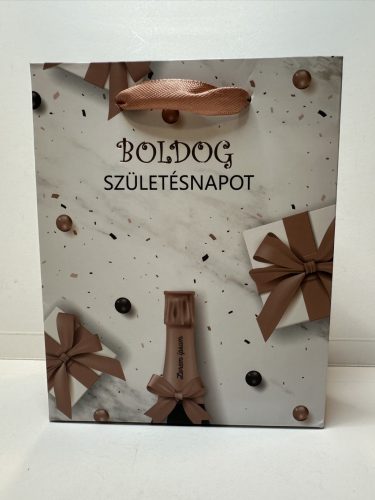 Boldog születésnapot! – Elegáns ajándéktáska barna-arany dizájnnal