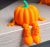 Lógólábú tök figura – Halloween dekoráció