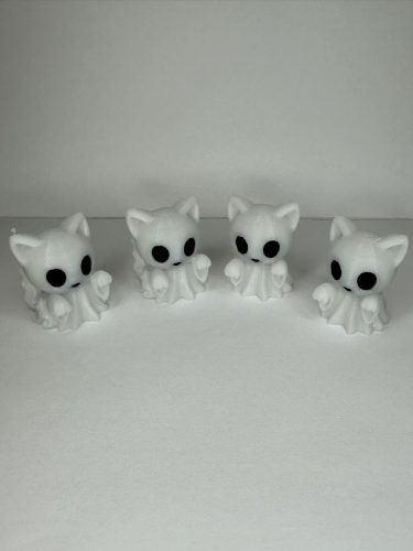 Szellemcica figurák – 4 darabos Halloween dekor szett