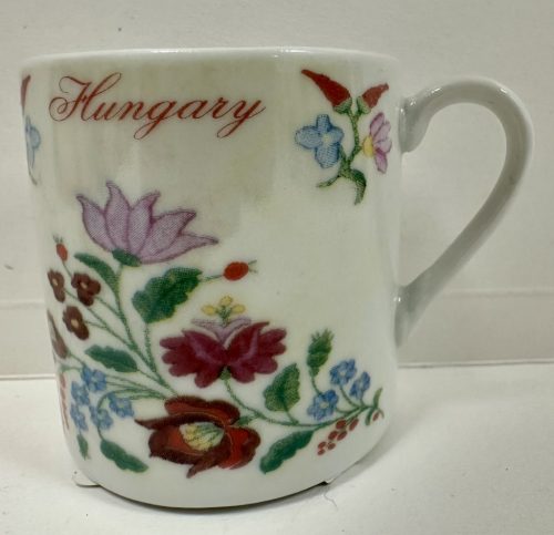 Hungary kerámia hűtőmágnes – Matyó mintával