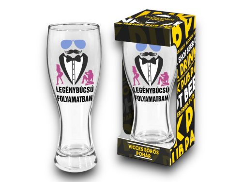 Legénybúcsú folyamatban vicces söröspohár díszdobozban