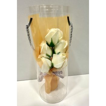 Elegancia krémben – szappanrózsa csokor díszdobozban