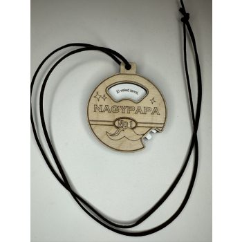  „Nagypapa No.1” – gravírozott fa medál szalagos díszcsomagolásban