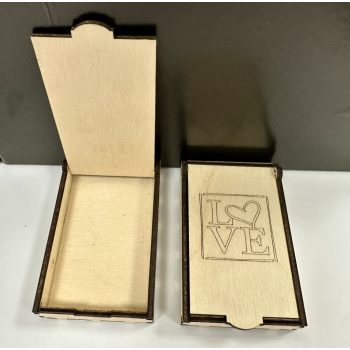   "LOVE" fa ajándékdoboz – apró meglepetések stílusos tárolása