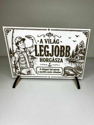 A hal a mesélés közben nő: humoros horgász fatábla ajándék