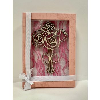Lézervágott rózsacsokor díszdobozban