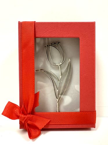 Lézervágott tulipán díszdobozban