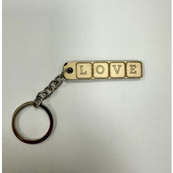 LOVE gravírozott fa kulcstartógravírozott fa kulcstartó