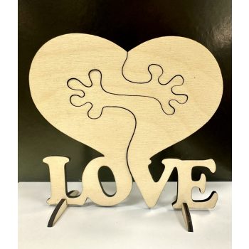 Lézervágott fa dísz - „LOVE” szív alakú dekorelem