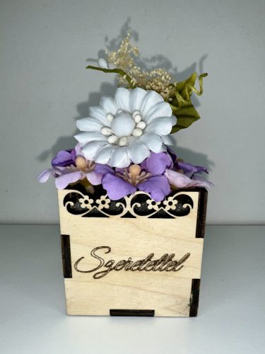 Elegancia Virágbox – Szeretettel gravírozott fa dobozban