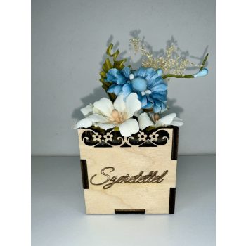   Kék Harmónia Virágbox – Szeretettel gravírozott fa dobozban