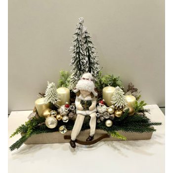 Téli erdő ajándékos ülőlány adventi dísz