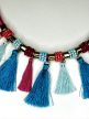 Színrobbanás egy nyakláncban: kézzel készült bojtos boho nyakék