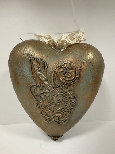 Kézzel festett dekoratív szív