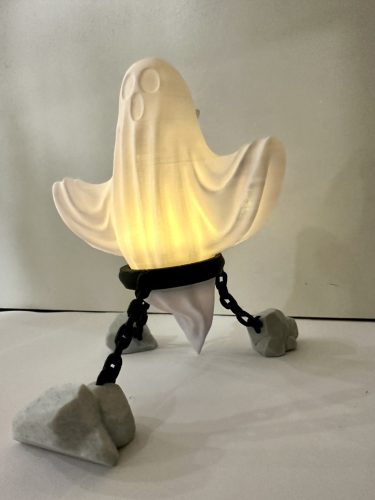 3D Nyomtatott Szellem Mécsestartó – Lánccal és Kőtömbökkel
