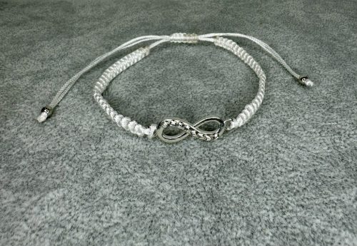 Infinity White – Fonott karkötő kristályos végtelen jellel