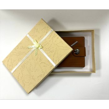 Díszdobozos barna műbőr pénztárca - díszdobozban