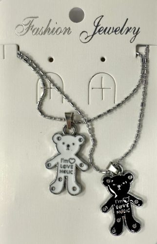 Love Bear nyaklánc – fekete vagy fehér maci medállal